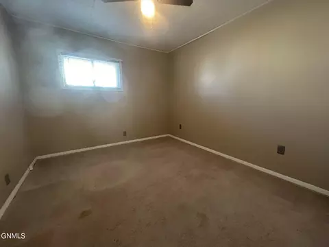 107 3rd Ave NW, Bowman, ND 58623 photo 9