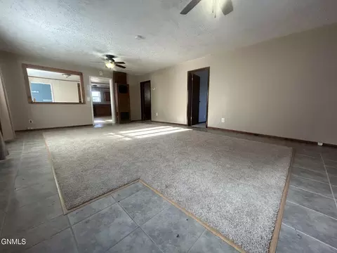 107 3rd Ave NW, Bowman, ND 58623 photo 5