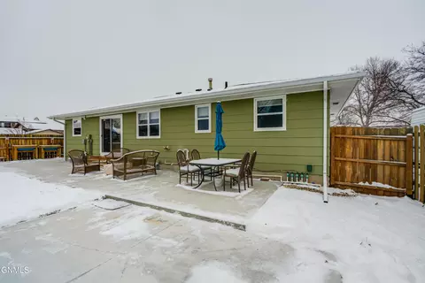 2520 7th St N, Bismarck, ND 58503 photo 32