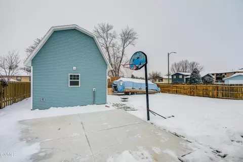 2520 7th St N, Bismarck, ND 58503 photo 35