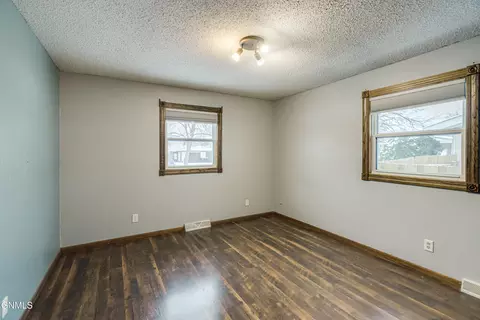 2520 7th St N, Bismarck, ND 58503 photo 12