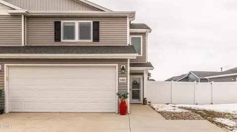 3305 Rutland Dr, Bismarck, ND 58504