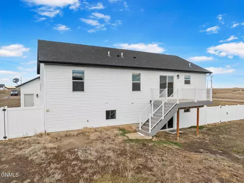 13658 Cherry St NW, Williston, ND 58801 photo 52