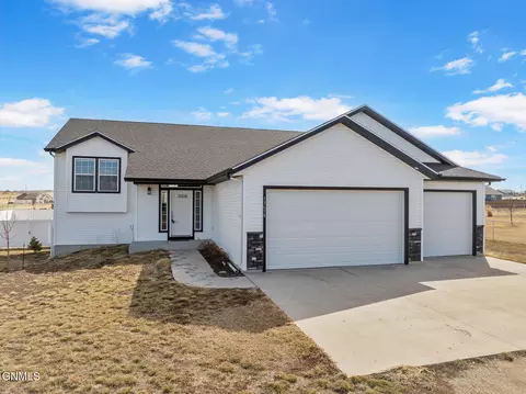 13658 Cherry St NW, Williston, ND 58801