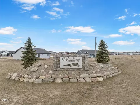 13658 Cherry St NW, Williston, ND 58801 photo 2