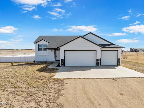 13658 Cherry St NW, Williston, ND 58801 photo 3