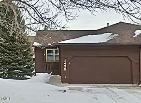 439 Brandon Dr E, Bismarck, ND 58503
