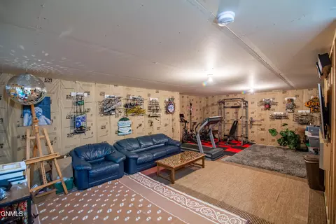 313 Irvine Loop, Bismarck, ND 58504 photo 28