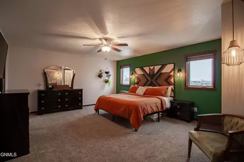 313 Irvine Loop, Bismarck, ND 58504 photo 16