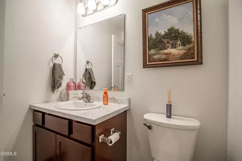 313 Irvine Loop, Bismarck, ND 58504 photo 15