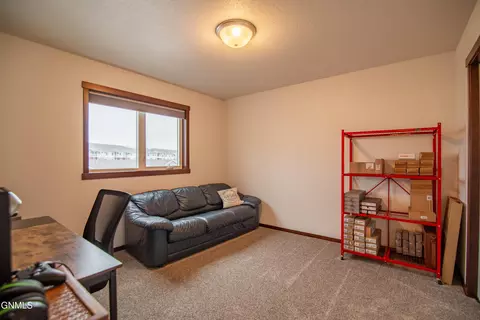 313 Irvine Loop, Bismarck, ND 58504 photo 25