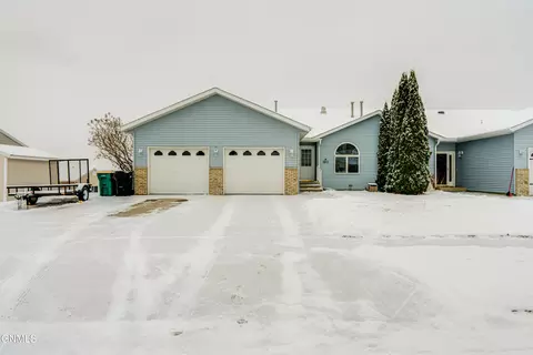 3813 Normandy St, Bismarck, ND 58503