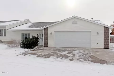 1113 Lakota Ln, Lincoln, ND 58504