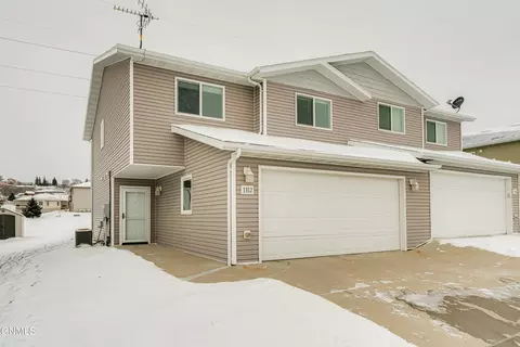 1312 Sorrento Cir, Bismarck, ND 58501