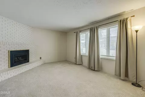 Living - 218 Nova Dr, Bismarck, ND 58503 photo 2 of 8
