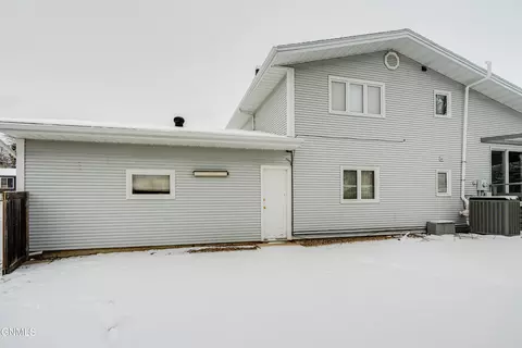 Exterior - 218 Nova Dr, Bismarck, ND 58503 photo 5 of 10