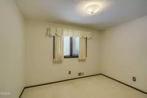 Bedroom - 218 Nova Dr, Bismarck, ND 58503 photo 1 of 8