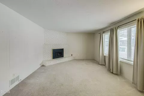 Living - 218 Nova Dr, Bismarck, ND 58503 photo 1 of 8