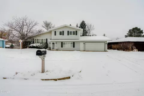 Exterior - 218 Nova Dr, Bismarck, ND 58503 photo 2 of 10