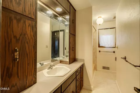 Bath - 218 Nova Dr, Bismarck, ND 58503 photo 1 of 7