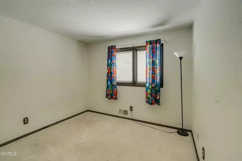 Bedroom - 218 Nova Dr, Bismarck, ND 58503 photo 3 of 8