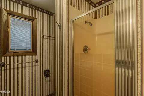 Bath - 218 Nova Dr, Bismarck, ND 58503 photo 7 of 7