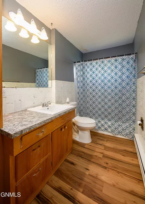 Bath - 305 1st Ave E, Carson, ND 58529 photo 1 of 2