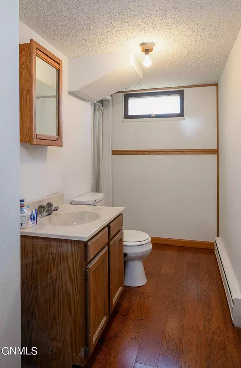 Bath - 305 1st Ave E, Carson, ND 58529 photo 2 of 2
