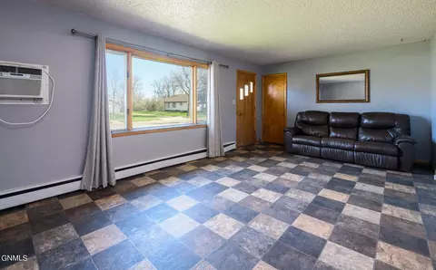 Living - 305 1st Ave E, Carson, ND 58529 photo 2 of 3