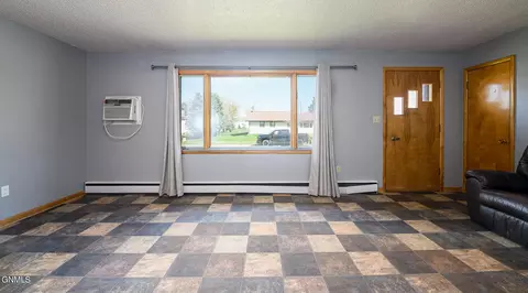 Living - 305 1st Ave E, Carson, ND 58529 photo 1 of 3