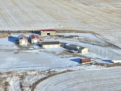 3936 68th Ave, Glen Ullin, ND 58631