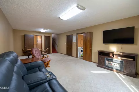 Other - 605 Craig Dr NW, Mandan, ND 58554 photo 3 of 5
