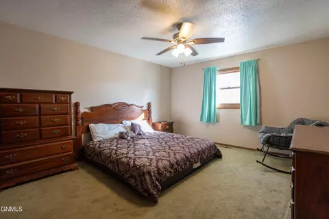 Bedroom - 605 Craig Dr NW, Mandan, ND 58554 photo 2 of 4