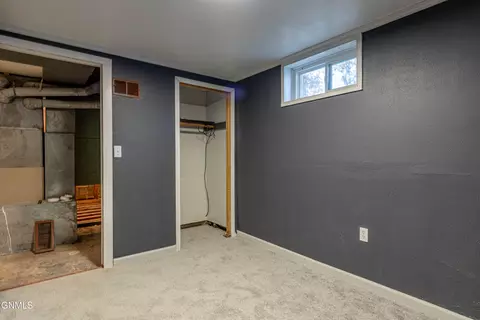225 9th St E, Dickinson, ND 58601 photo 26