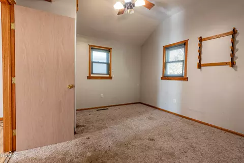 225 9th St E, Dickinson, ND 58601 photo 12