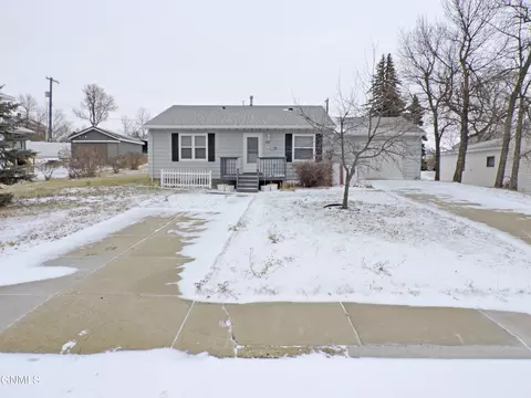 209 6th St N, New Salem, ND 58563
