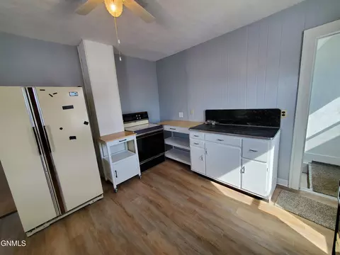 Kitchen - 408 5th St E, Napoleon, ND 58561 photo 1 of 5