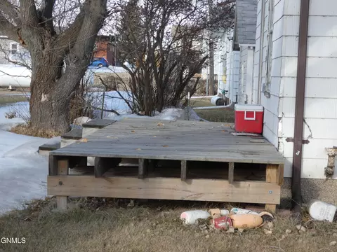 Exterior - 408 5th St E, Napoleon, ND 58561 photo 2 of 2
