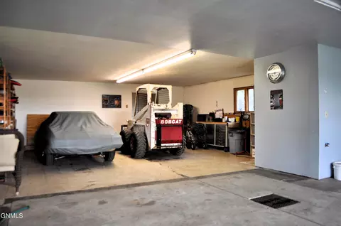 1300 Crestfield Ave, Bismarck, ND 58503 photo 35