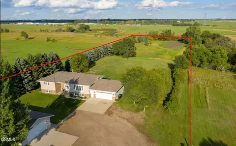 1300 Crestfield Ave, Bismarck, ND 58503 photo 2