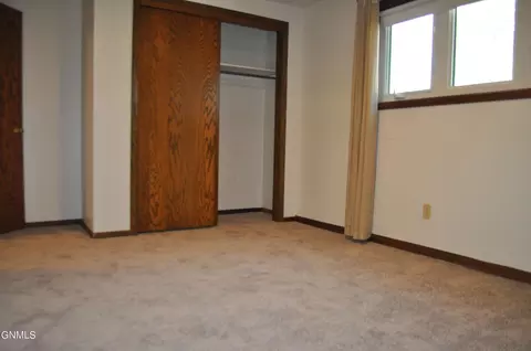 1300 Crestfield Ave, Bismarck, ND 58503 photo 23