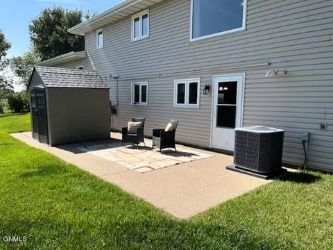 1300 Crestfield Ave, Bismarck, ND 58503 photo 32
