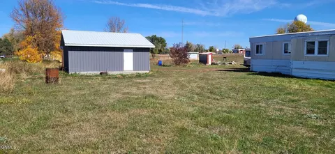 632 Burlington Rd, Stanton, ND 58571 photo 2