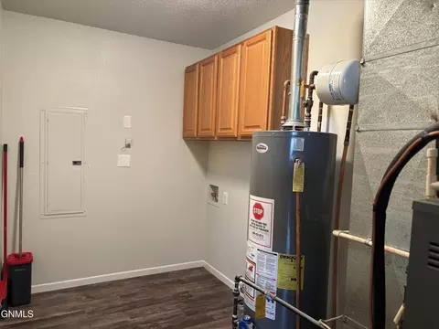 4017 3rd Ave E, Williston, ND 58801 photo 8