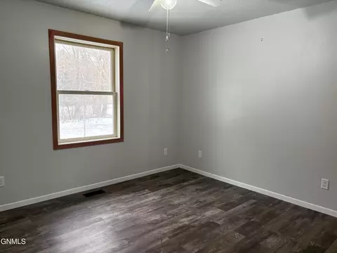4017 3rd Ave E, Williston, ND 58801 photo 12