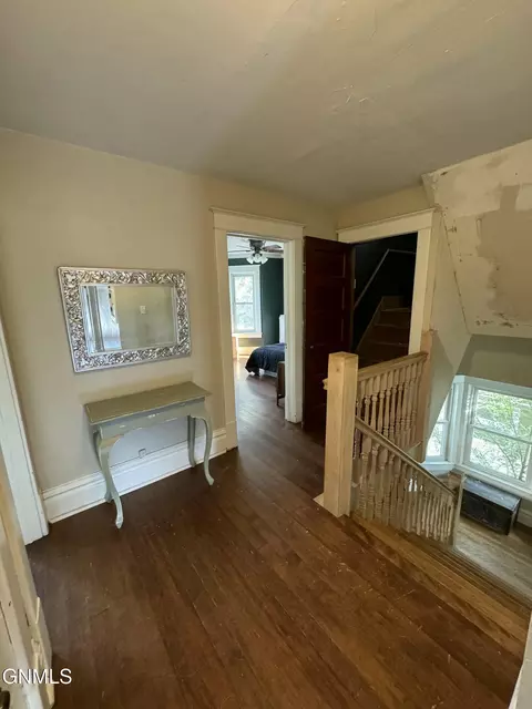 Entry Way - 821 Main St, Williston, ND 58801 photo 4 of 8