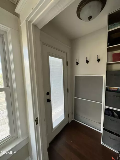 Entry Way - 821 Main St, Williston, ND 58801 photo 6 of 8