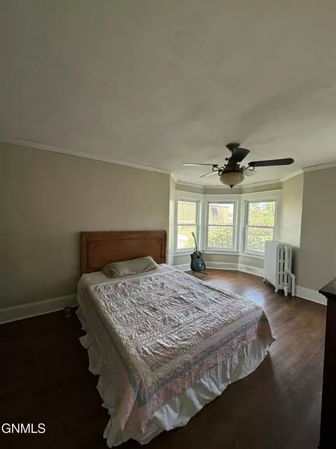 Bedroom - 821 Main St, Williston, ND 58801 photo 3 of 6