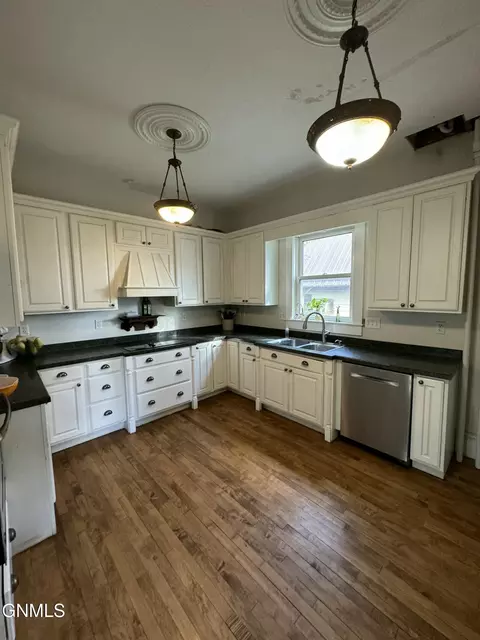 Kitchen - 821 Main St, Williston, ND 58801 photo 3 of 3