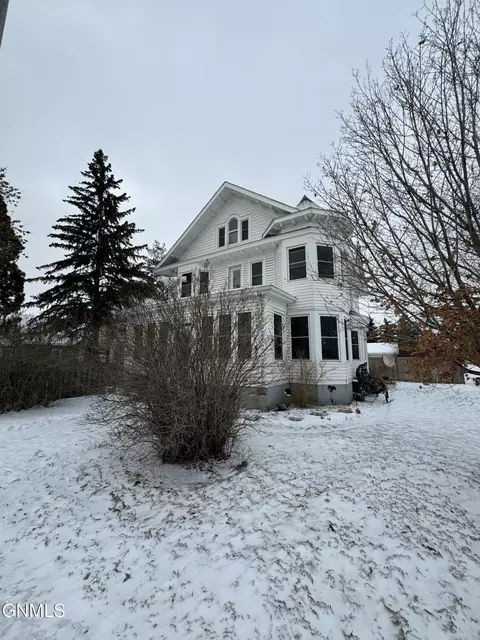 821 Main St, Williston, ND 58801